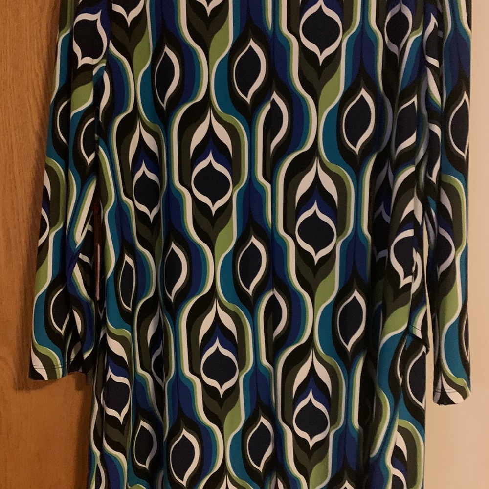 Blouse with Nice detail pattern white gray black blue green look at pictures